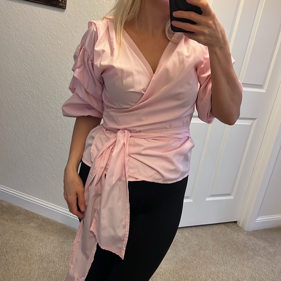 🌸Miss Selfridge🌸 wrap around shirt with puff sleeves🌸 - Picture 5 of 12